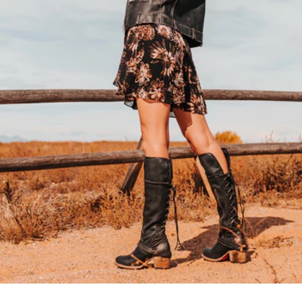 Freebird By Steven “Coal “ Tall Boots Women's 8 Leather Black Snake  Zip Heel